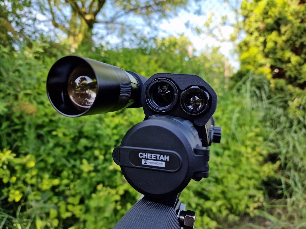 Držák externího přísvitu na Hikmicro CHEETAH LRF