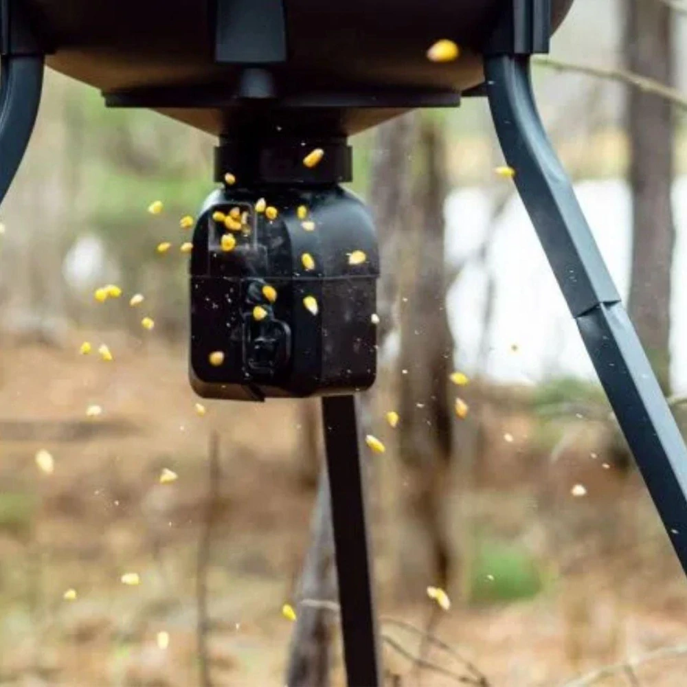 MOULTRIE PRO HUNTER III DIRECTIONAL - Digitální směrový podavač krmiva